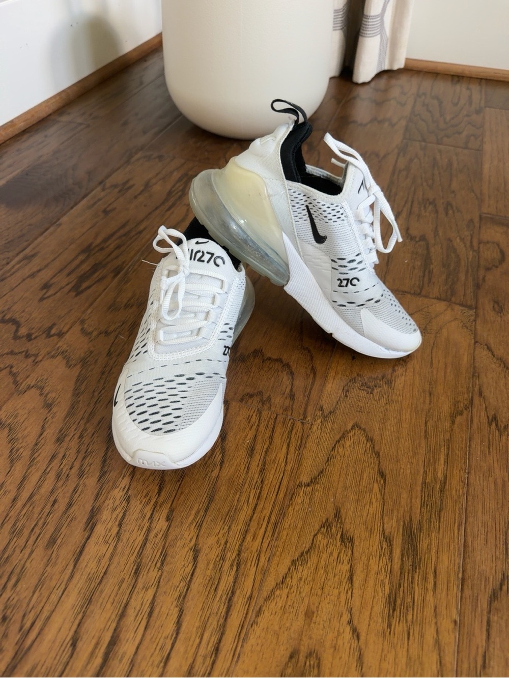 Nike Air Max 270 women’s sneakers size 6